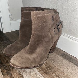 Gianni Bini Boots, Size 9.5, Color: Brown